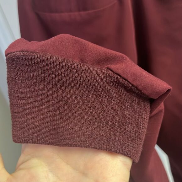 FIGS Burgundy Women’s Pull-On Pockets Elastic Waistband Drawstrings- Medium - Picture 8 of 13